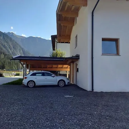 Grosszuegiges Georg Mayrhofen Barrierefrei Apartment Hollenzen